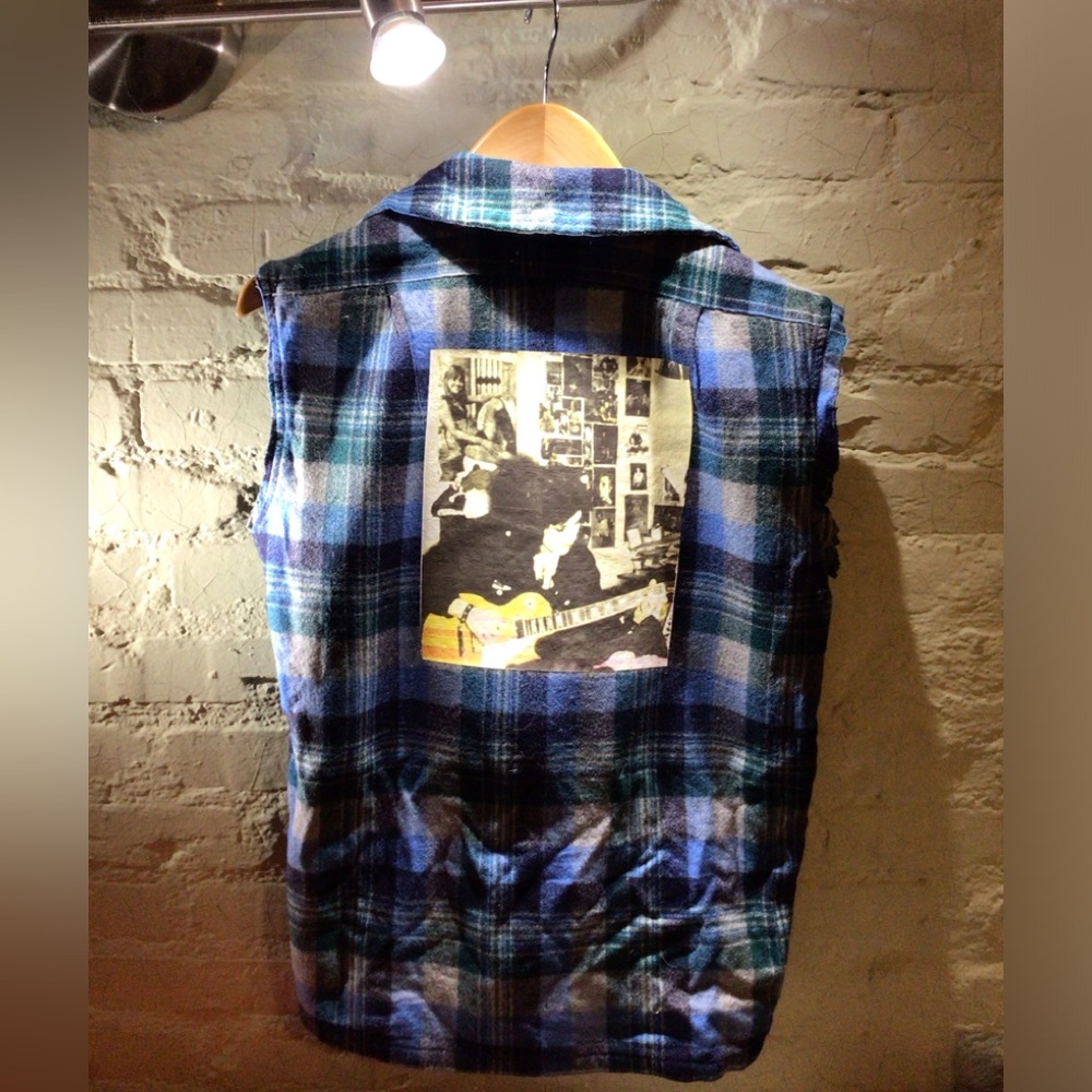 Sleeveless Plaid Flannel Vest with Graphic Back - Blue/Green